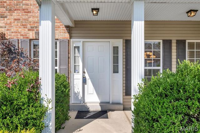 1016 Gardenbridge Place, St Charles, MO 63303