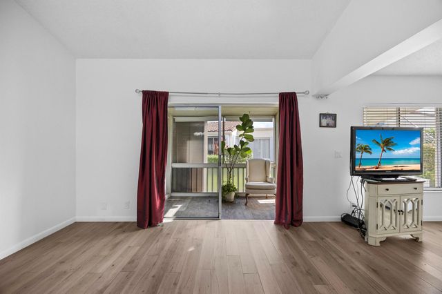 2671 Boundbrook Boulevard 125, Palm Springs, FL 33406