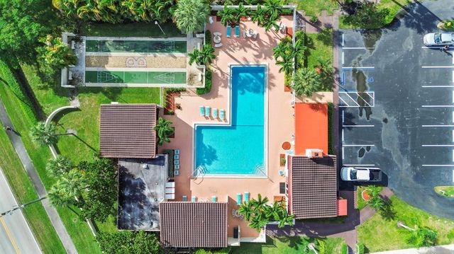 2671 Boundbrook Boulevard 125, Palm Springs, FL 33406