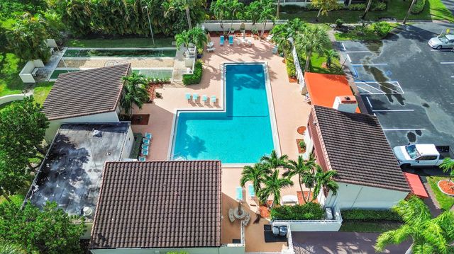 2671 Boundbrook Boulevard 125, Palm Springs, FL 33406