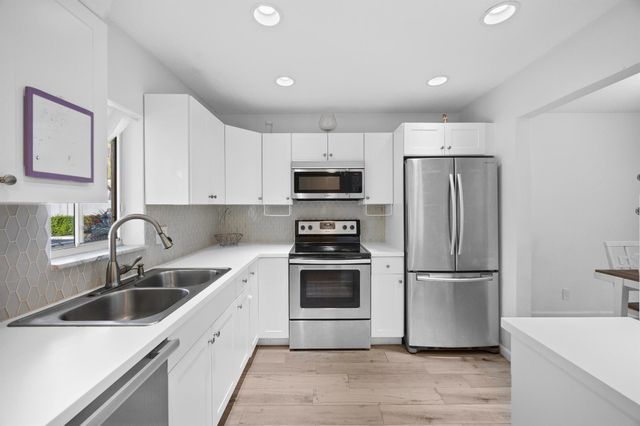 2671 Boundbrook Boulevard 125, Palm Springs, FL 33406