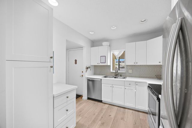 2671 Boundbrook Boulevard 125, Palm Springs, FL 33406