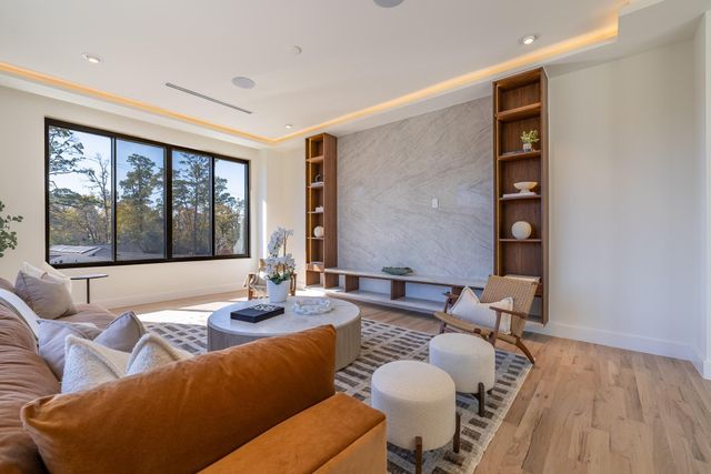 360 Timber Terrace Road, Houston, TX 77024