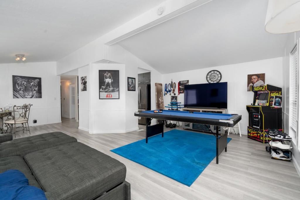 Image 5 of property listing at 2150 Almaden Road, San Jose, CA 95125