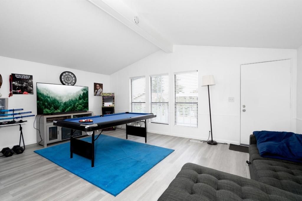 Image 7 of property listing at 2150 Almaden Road, San Jose, CA 95125