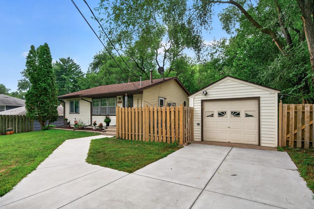 10138 Harriet Avenue S, Bloomington, MN 55420 — photo 2