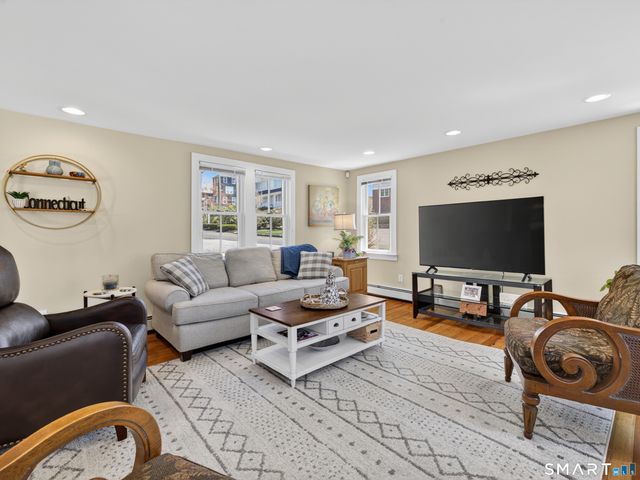 68 Groveway, Clinton, CT 06413