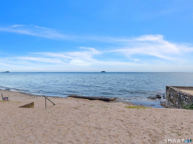 68 Groveway, Clinton, CT 06413