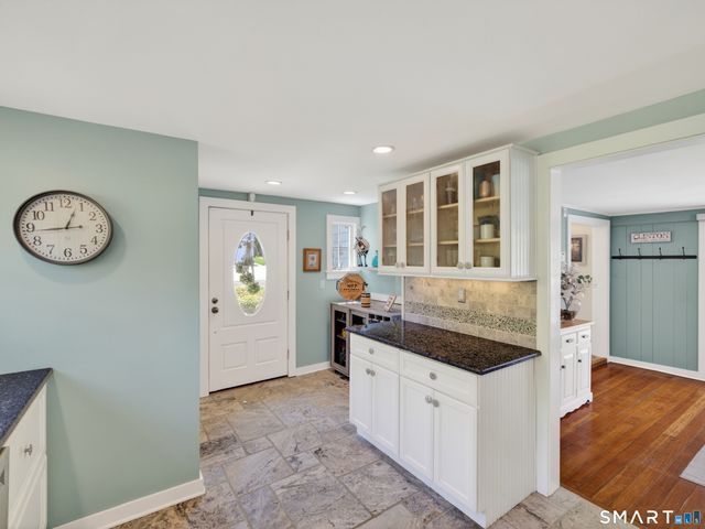 68 Groveway, Clinton, CT 06413