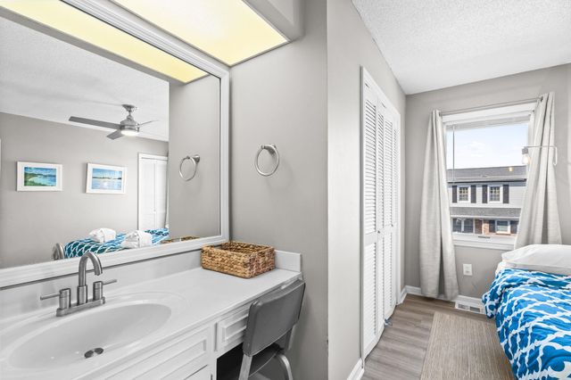 405 13th Ave S Apt J, Myrtle Beach, SC 29577
