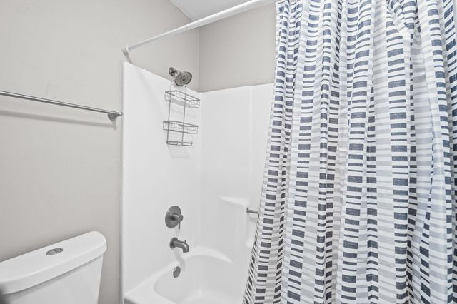 405 13th Ave S Apt J, Myrtle Beach, SC 29577