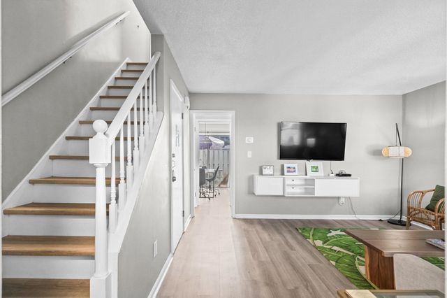 405 13th Ave S Apt J, Myrtle Beach, SC 29577