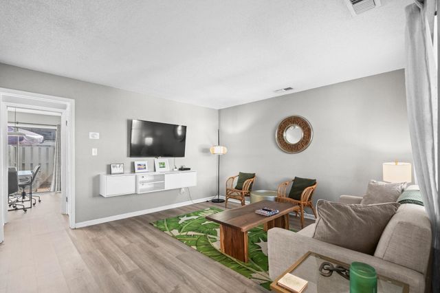 405 13th Ave S Apt J, Myrtle Beach, SC 29577