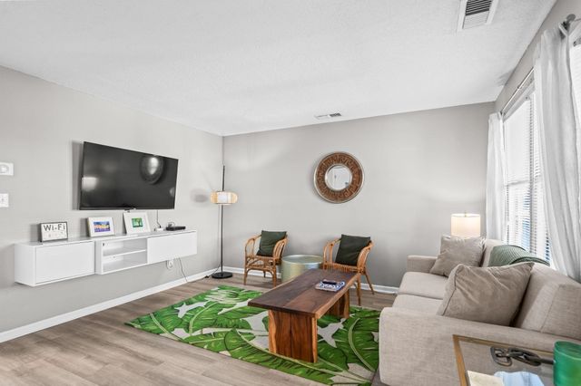405 13th Ave S Apt J, Myrtle Beach, SC 29577