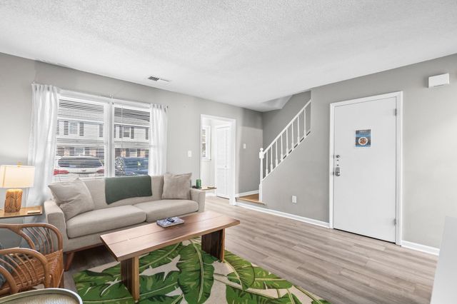 405 13th Ave S Apt J, Myrtle Beach, SC 29577