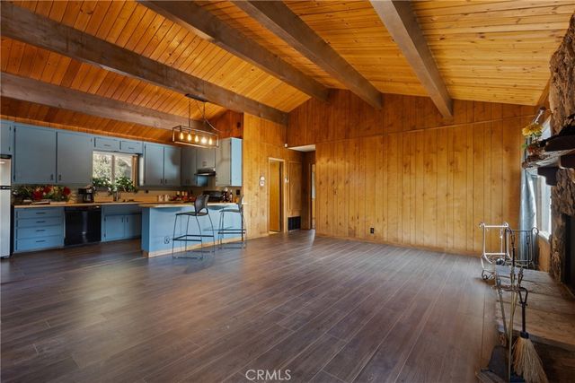 23771 Zuger Dr, Crestline, CA 92325