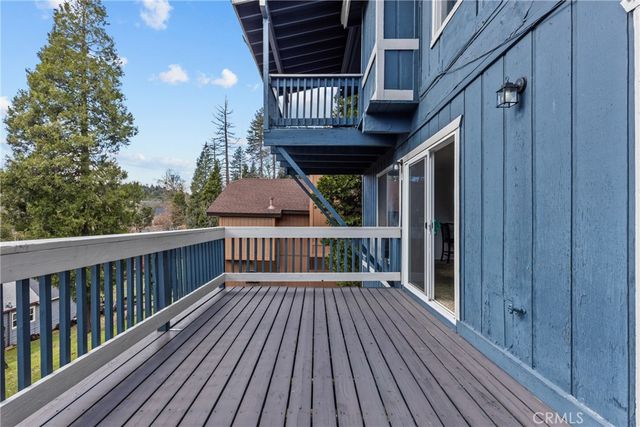 23771 Zuger Dr, Crestline, CA 92325