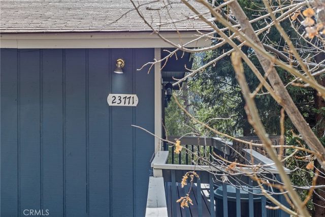 23771 Zuger Dr, Crestline, CA 92325