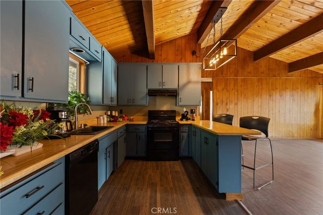 23771 Zuger Dr, Crestline, CA 92325