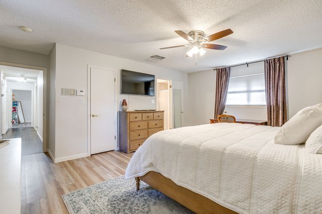 3720 Wilkie Way, Fort Worth, TX 76133