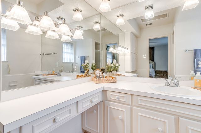 3720 Wilkie Way, Fort Worth, TX 76133