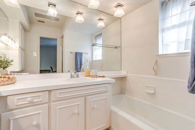 3720 Wilkie Way, Fort Worth, TX 76133