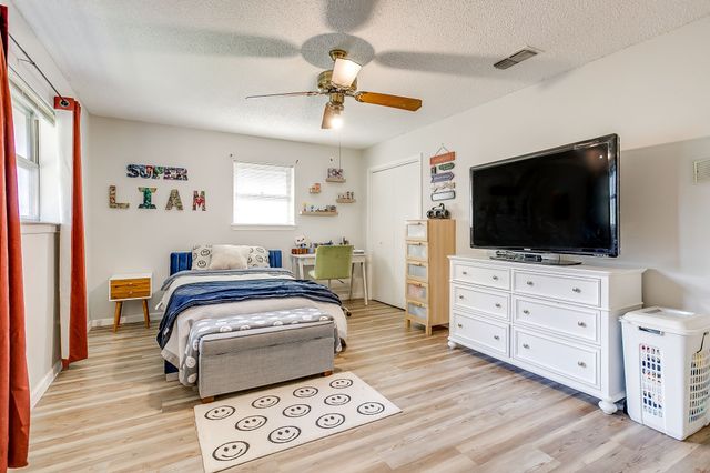 3720 Wilkie Way, Fort Worth, TX 76133