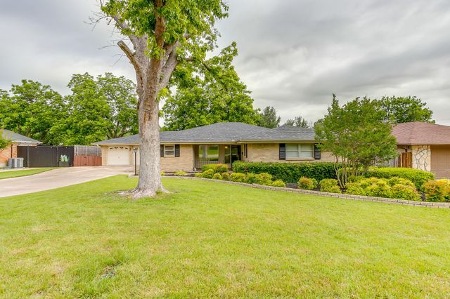 3720 Wilkie Way, Fort Worth, TX 76133