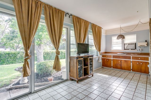 3720 Wilkie Way, Fort Worth, TX 76133