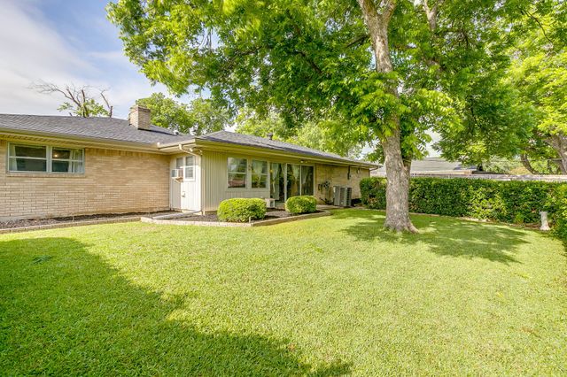 3720 Wilkie Way, Fort Worth, TX 76133