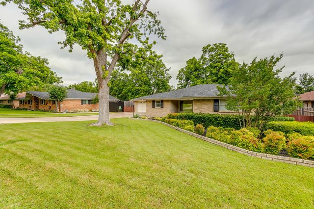 3720 Wilkie Way, Fort Worth, TX 76133