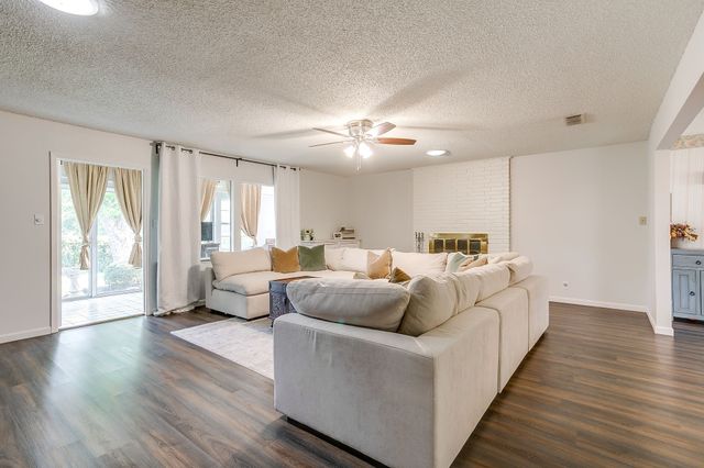3720 Wilkie Way, Fort Worth, TX 76133