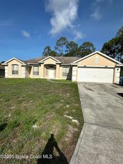 150 Hillock Avenue NW, Palm Bay, FL 32907