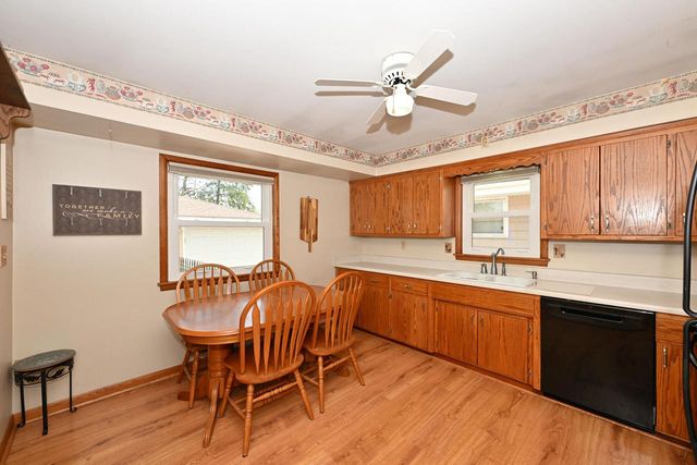 907 Roosevelt AVENUE, Racine, WI 53406
