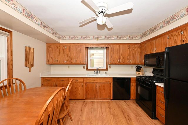 907 Roosevelt AVENUE, Racine, WI 53406