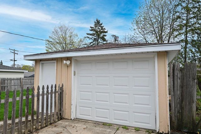 907 Roosevelt AVENUE, Racine, WI 53406
