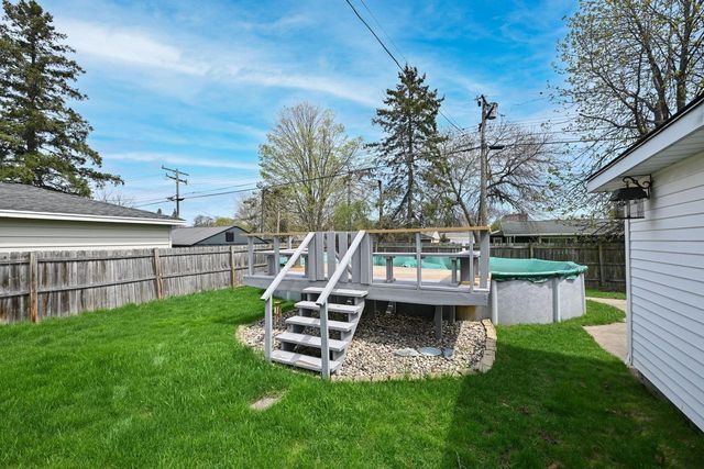 907 Roosevelt AVENUE, Racine, WI 53406
