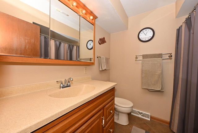 907 Roosevelt AVENUE, Racine, WI 53406