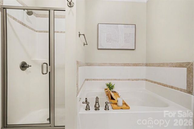 8432 Loxton Circle, Charlotte, NC 28214