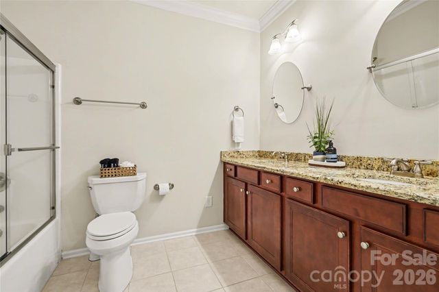 8432 Loxton Circle, Charlotte, NC 28214