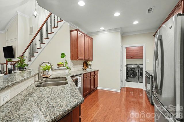 8432 Loxton Circle, Charlotte, NC 28214