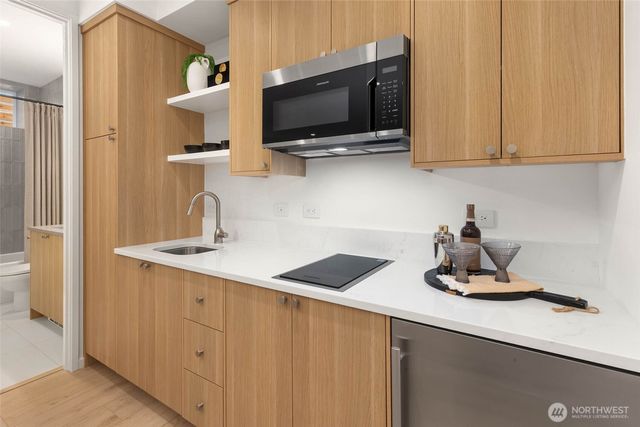 7506 18th Avenue NW, Seattle, WA 98117