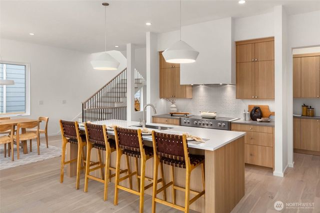 7506 18th Avenue NW, Seattle, WA 98117