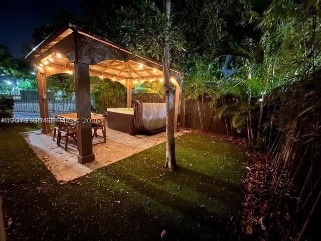 875 NW 2nd St, Miami, FL 33128