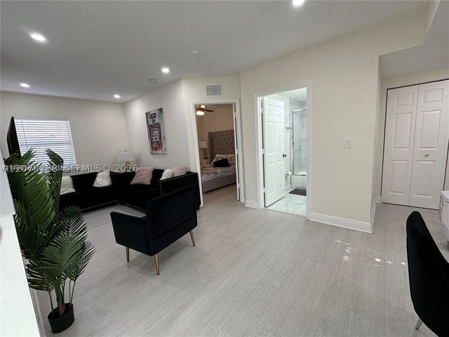 875 NW 2nd St, Miami, FL 33128