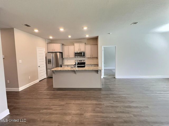 7320 Shearwater Way, Ocean Springs, MS 39564