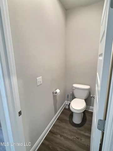 7320 Shearwater Way, Ocean Springs, MS 39564