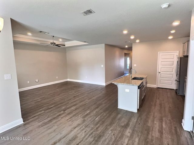 7320 Shearwater Way, Ocean Springs, MS 39564