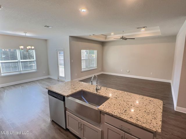 7320 Shearwater Way, Ocean Springs, MS 39564