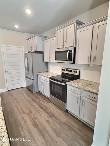 7320 Shearwater Way, Ocean Springs, MS 39564